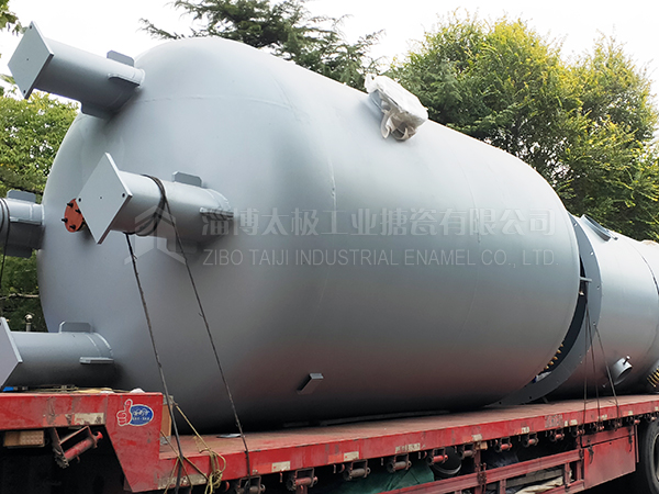 太極搪玻璃反應(yīng)釜搪瓷反應(yīng)釜發(fā)貨現(xiàn)場(chǎng)