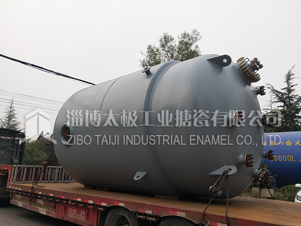 太極搪瓷反應釜發(fā)貨現(xiàn)場