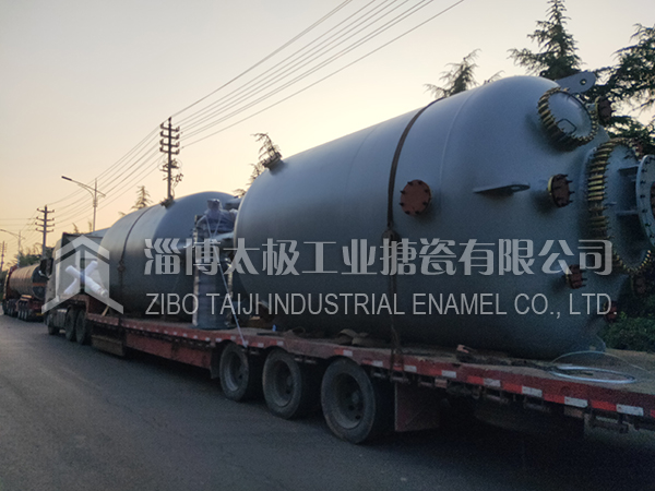 太極搪瓷反應釜發(fā)貨現(xiàn)場