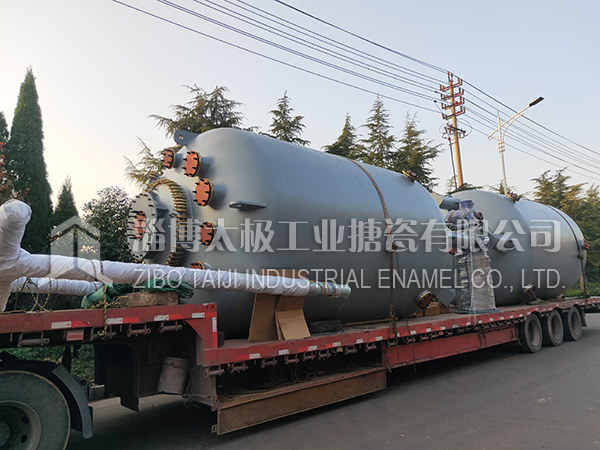 太極搪瓷反應釜發(fā)貨現(xiàn)場