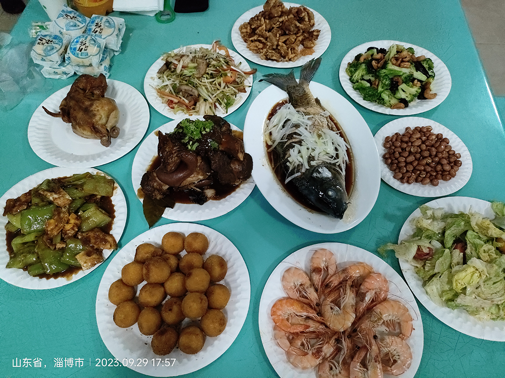 八月十五職工免費(fèi)聚餐